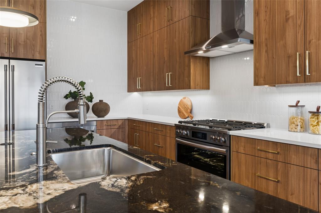 6607 Roper Street - Photo 4