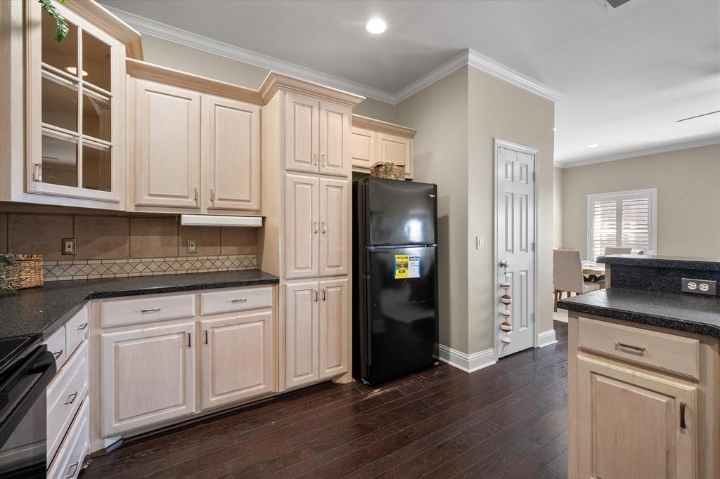 603 W 6th Avenue - Photo 4