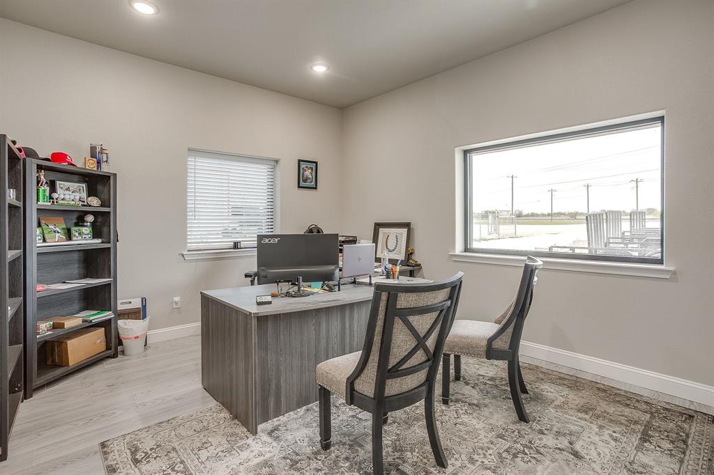 7209 N Highway 171 - Photo 15