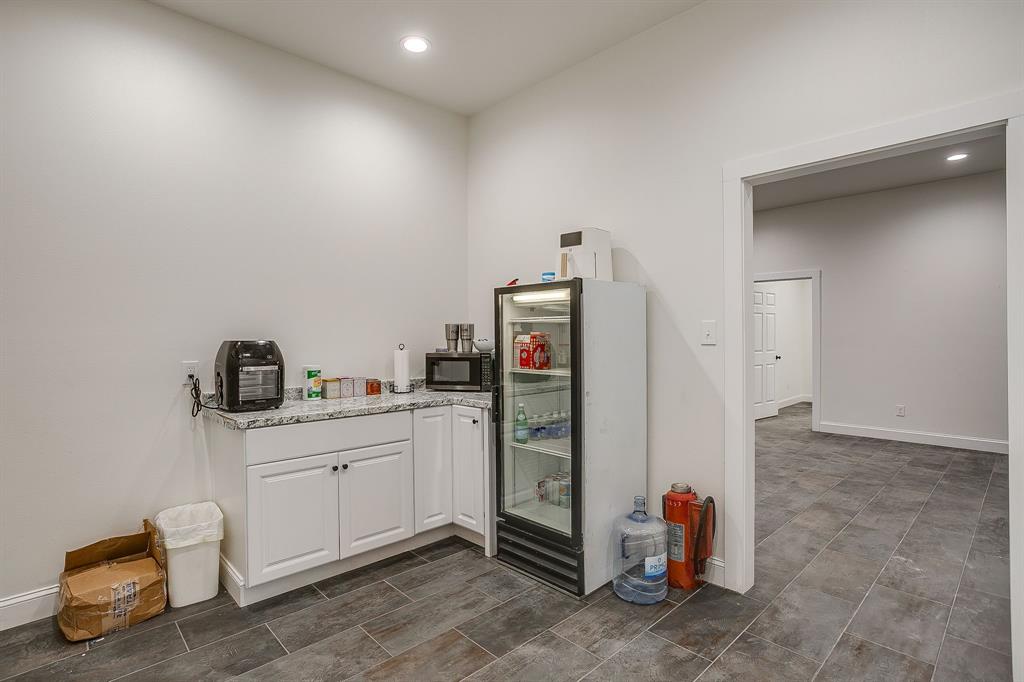 7209 N Highway 171 - Photo 18