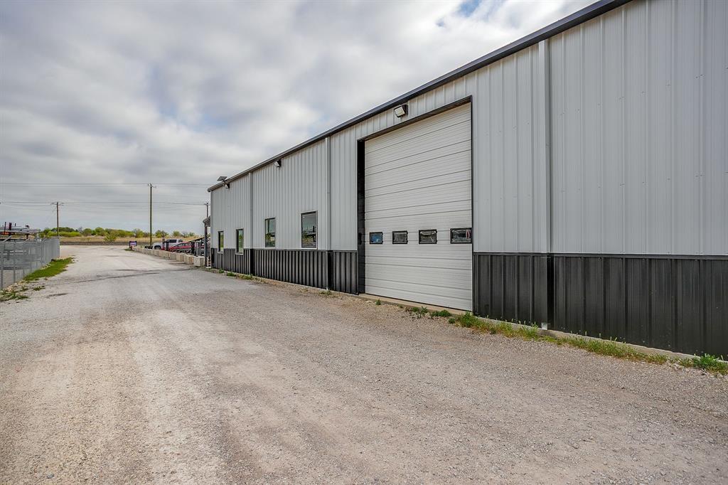7209 N Highway 171 - Photo 32