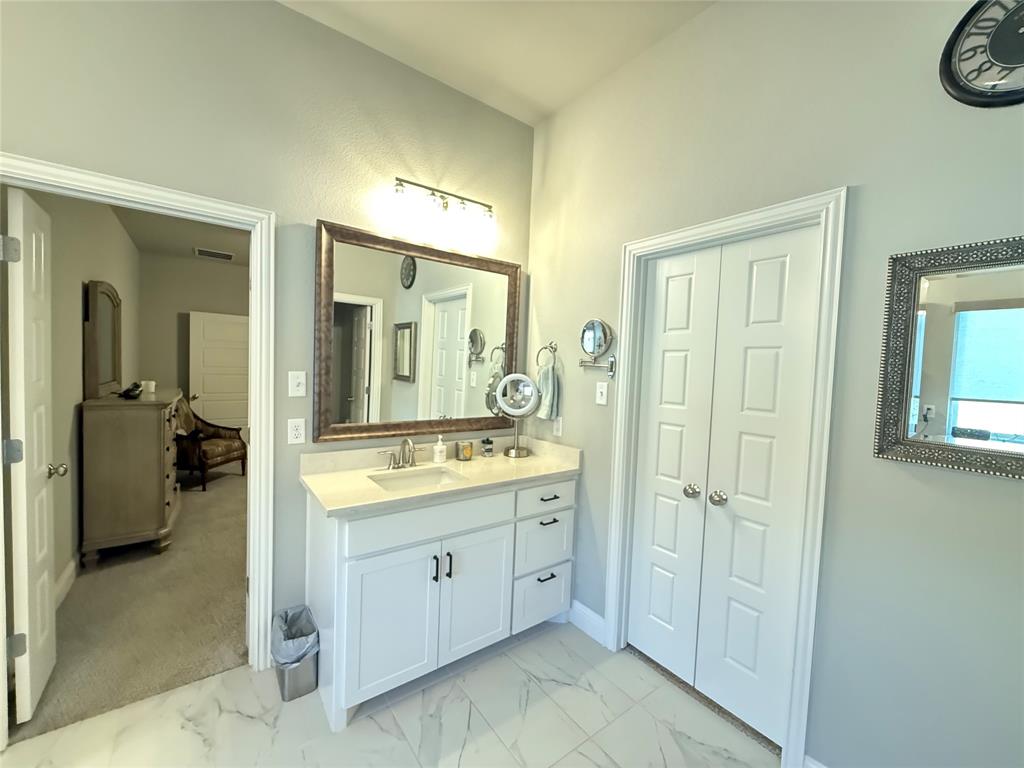 1021 Churchill Lane - Photo 19