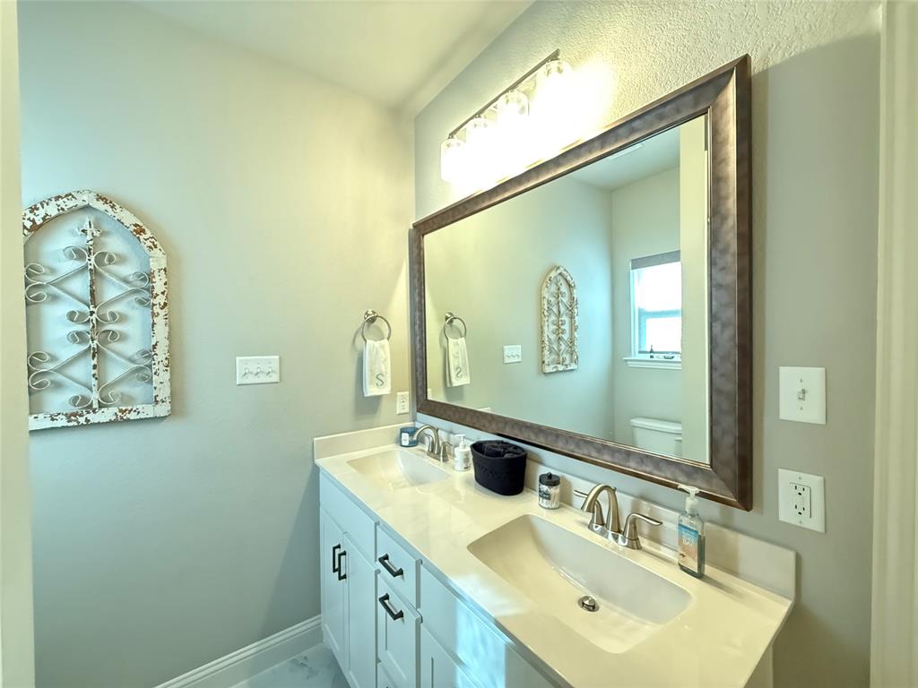 1021 Churchill Lane - Photo 23