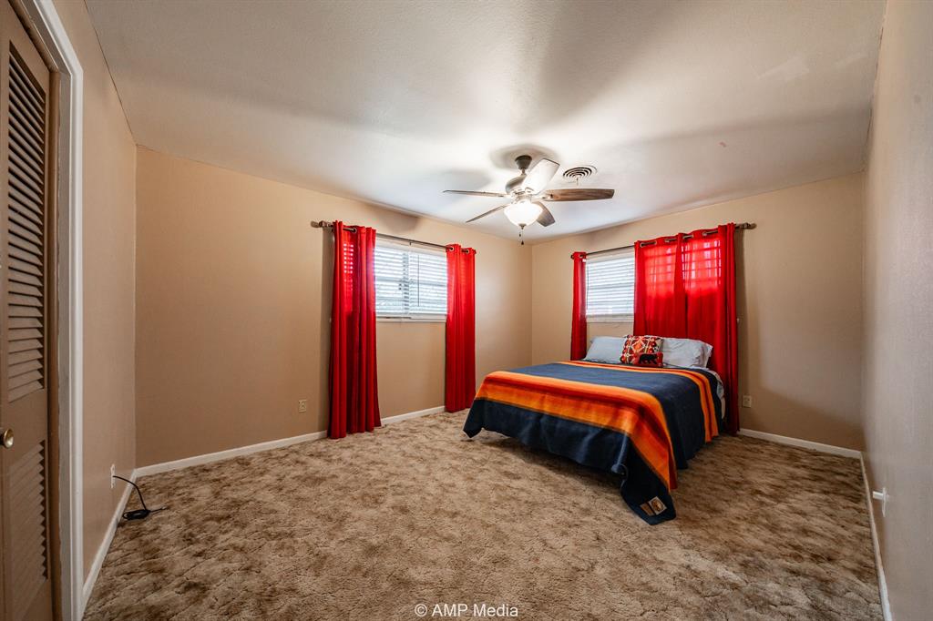 510 W Irving Street - Photo 15