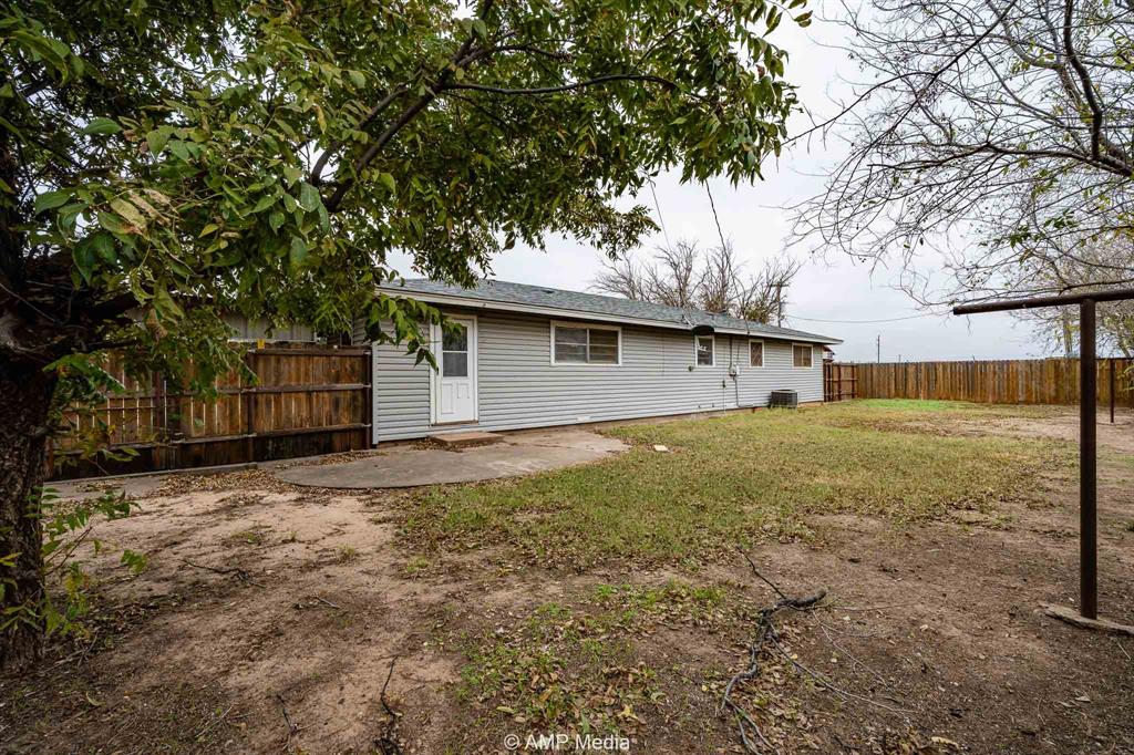 510 W Irving Street - Photo 19