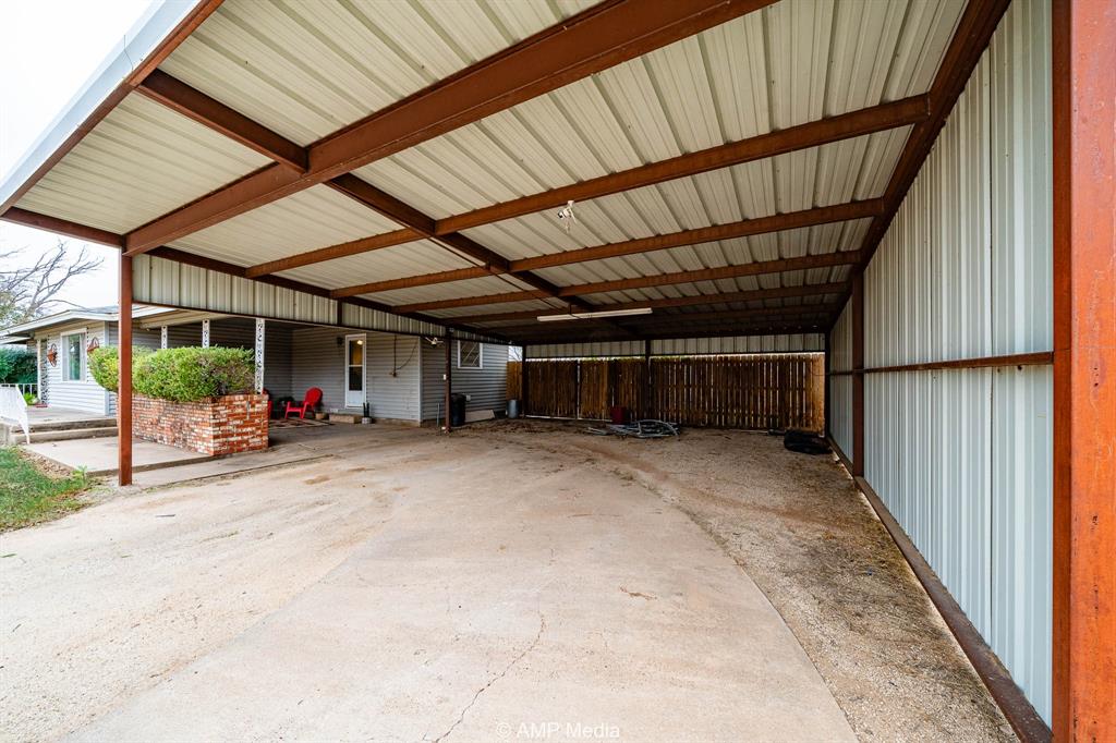 510 W Irving Street - Photo 2