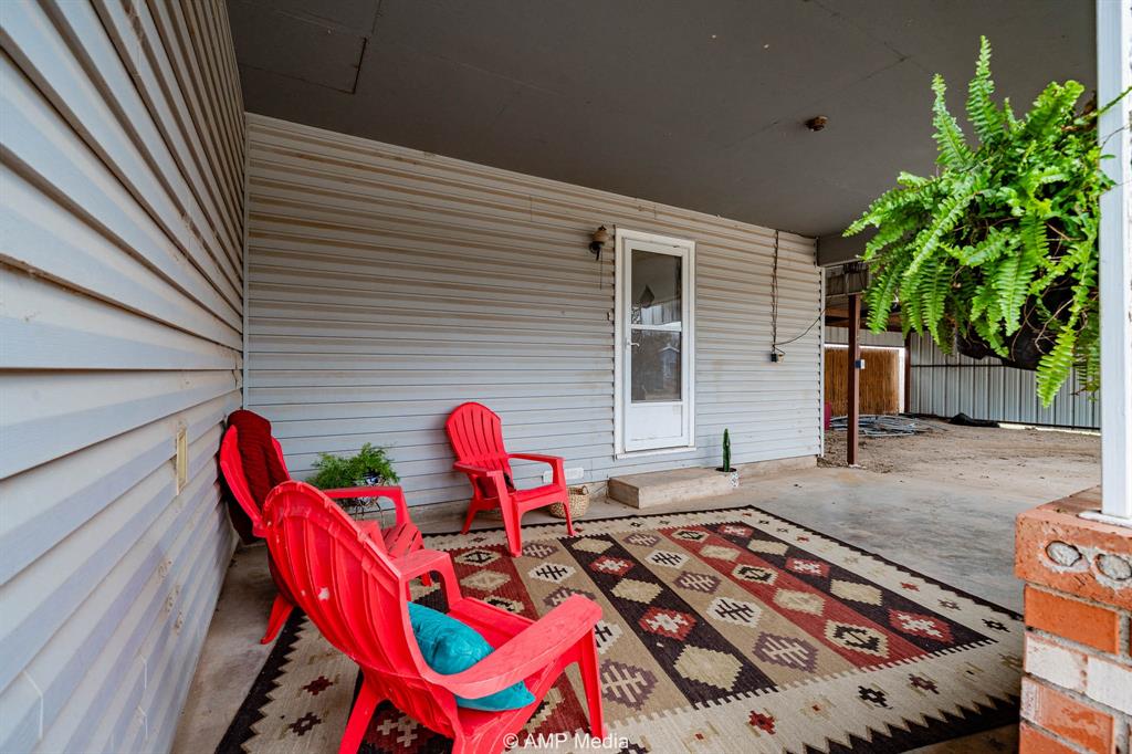 510 W Irving Street - Photo 4