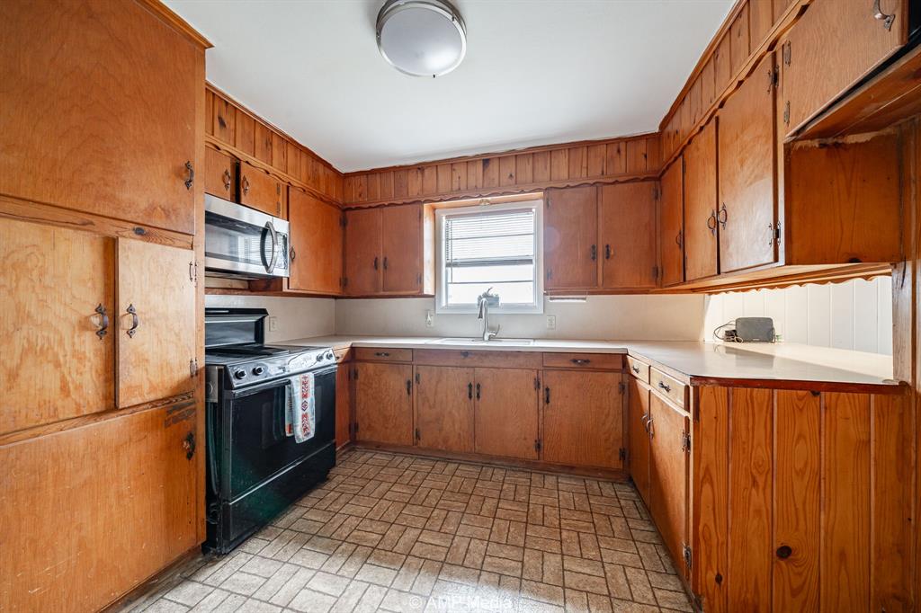 510 W Irving Street - Photo 7