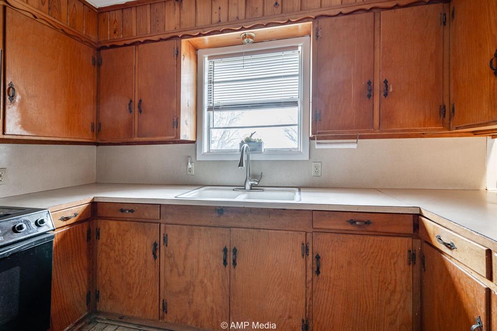 510 W Irving Street - Photo 8