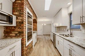 8026 Westover Drive - Photo 10