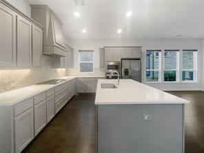 1034 Kennedy Drive - Photo 2