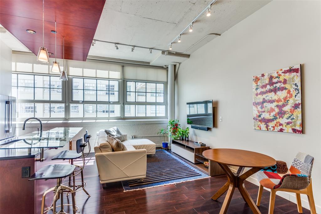 2600 W 7th Street - Photo 2