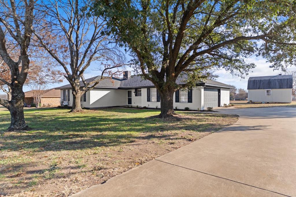 602 Cardinal Drive - Photo 2