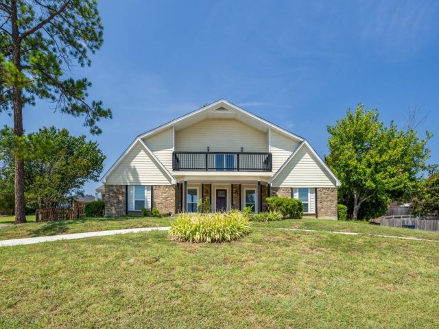 2226 Meadowview Drive