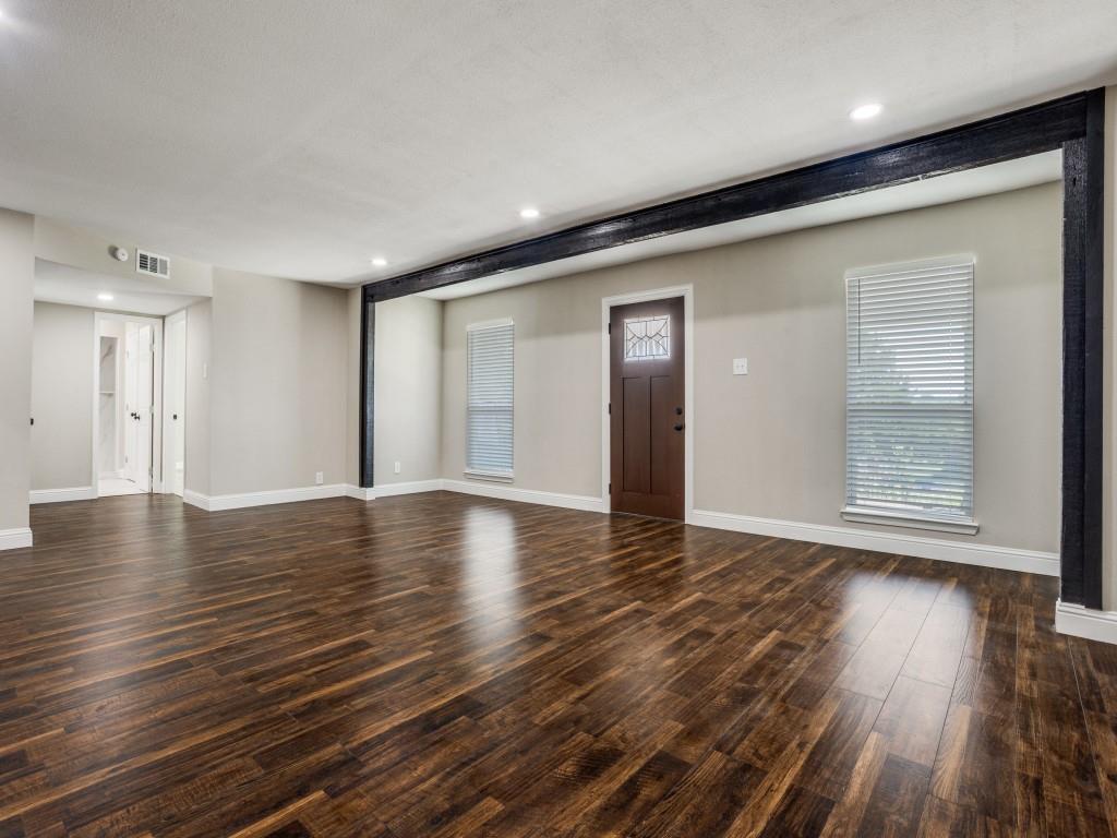 2226 Meadowview Drive - Photo 3