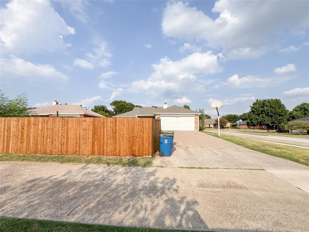 1602 Autumn Breeze Lane - Photo 10