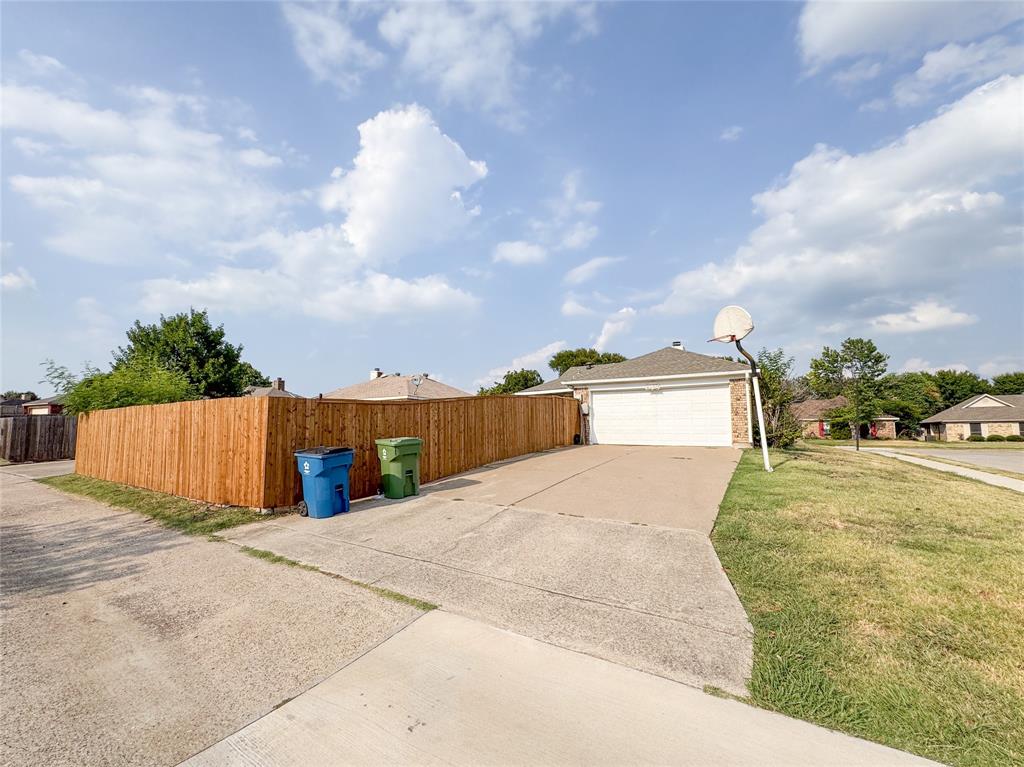 1602 Autumn Breeze Lane - Photo 9