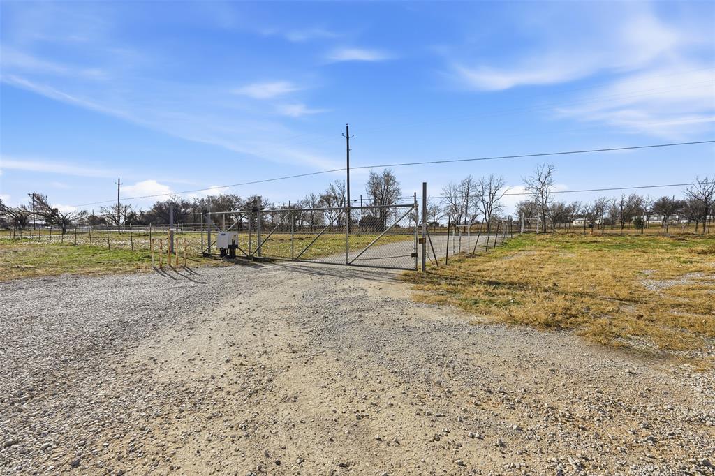 9910 Highway 199 W - Photo 18