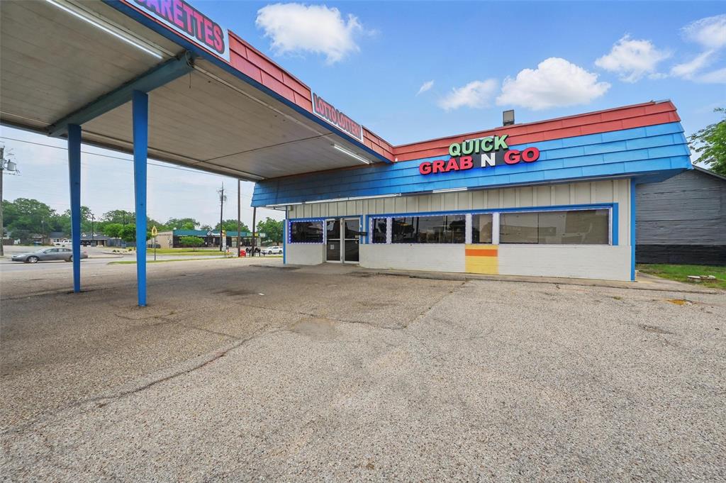 100 S Kaufman Street - Photo 1