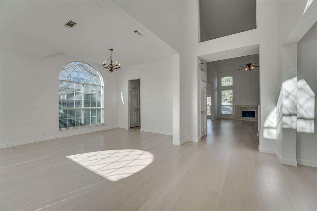 558 Presidio Drive - Photo 6