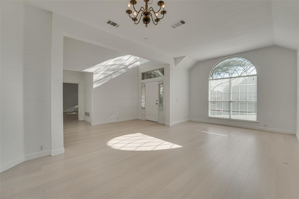 558 Presidio Drive - Photo 8