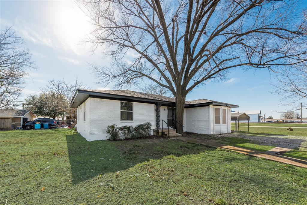 101 E Marshall Street - Photo 1