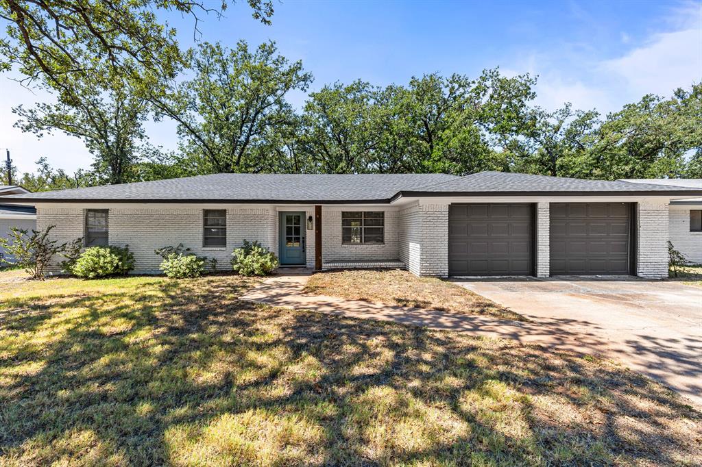 322 S BARBARA - Photo 1