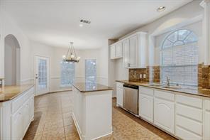 2207 Creekedge Court - Photo 10
