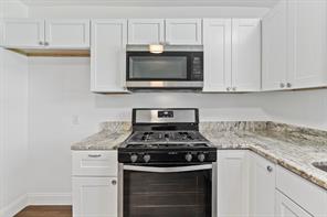 1806 Wellington Street - Photo 20