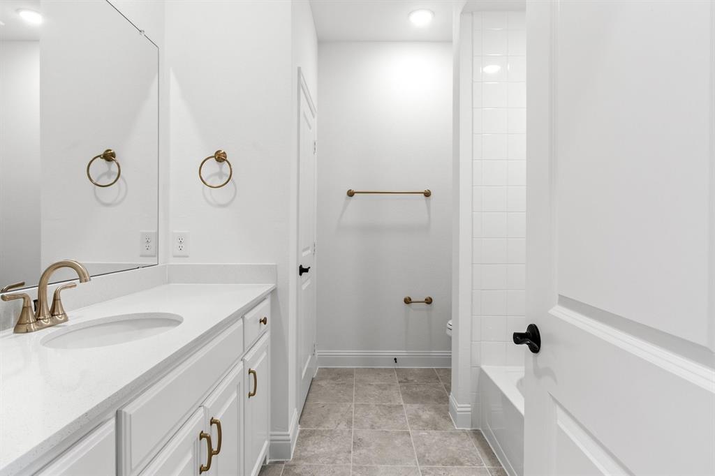1208 Armstrong - Photo 32