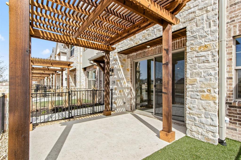 1208 Armstrong - Photo 4