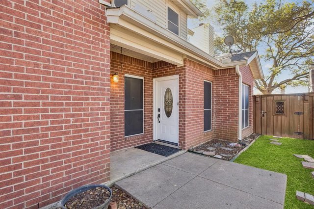 6814 Dolphin Circle