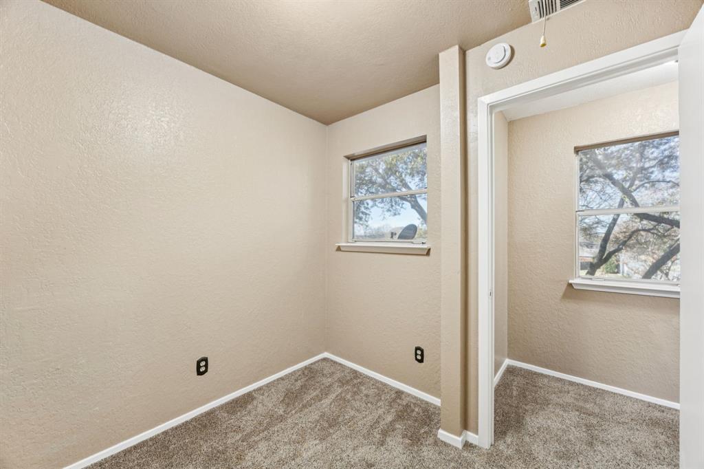 6814 Dolphin Circle - Photo 11