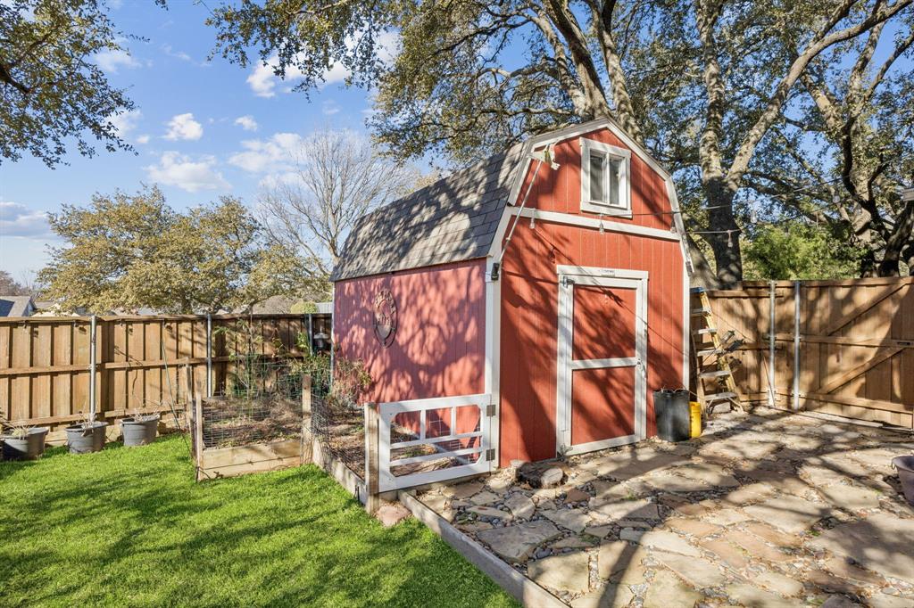 6814 Dolphin Circle - Photo 13