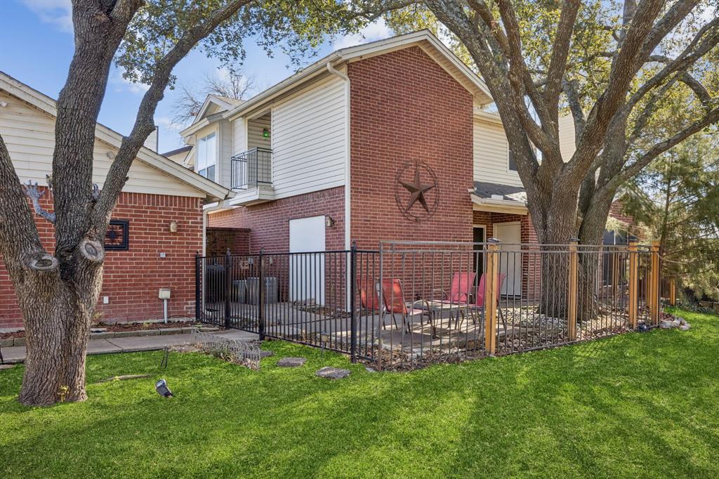 6814 Dolphin Circle - Photo 2