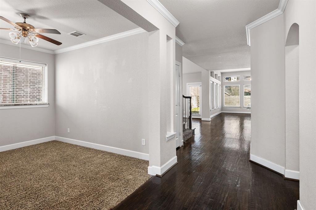 220 Sunrise Drive - Photo 4