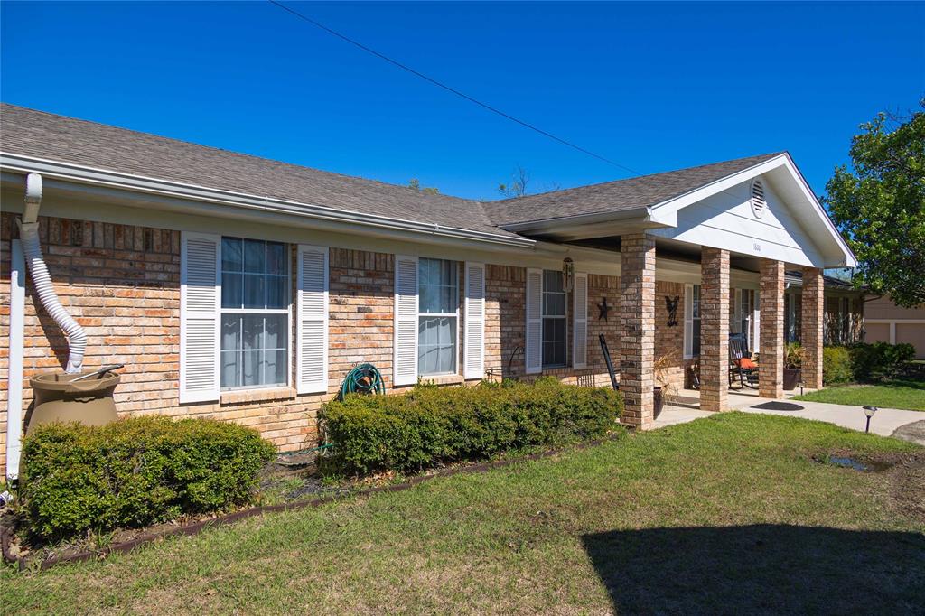 1600 Shaw Drive - Photo 4