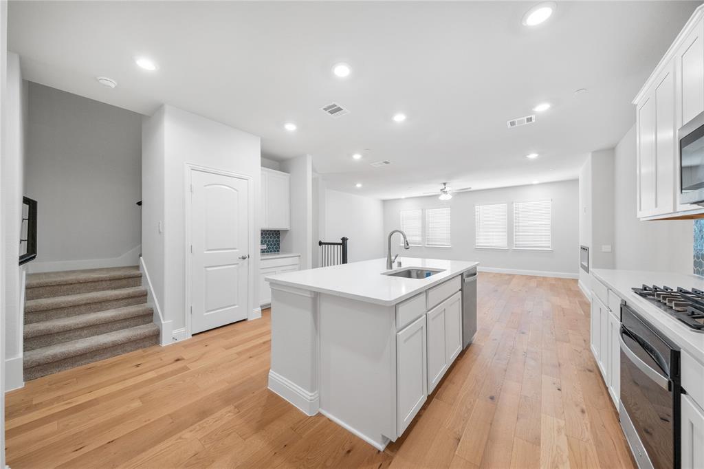 7854 Bayside Drive - Photo 8