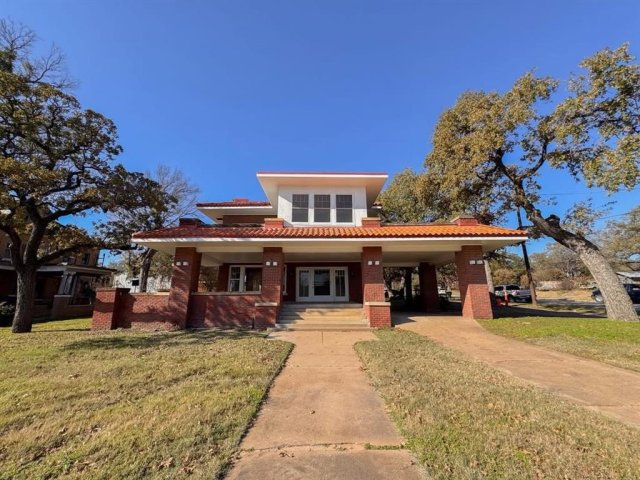 211 NW 4th Avenue