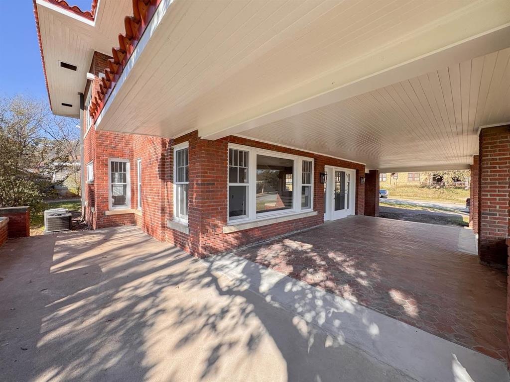 211 NW 4th Avenue - Photo 3