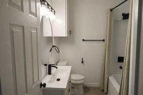 811 W Day Street - Photo 12