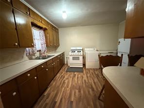 609 E Henry - Photo 10