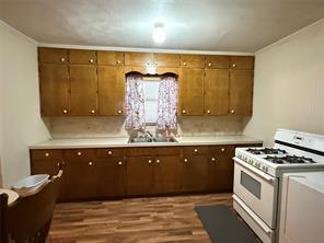 609 E Henry - Photo 11