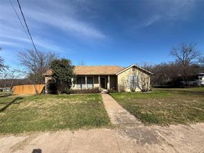 609 E Henry - Photo 2