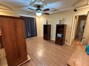 609 E Henry - Photo 24