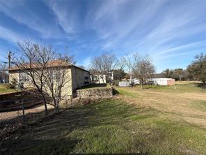 609 E Henry - Photo 31