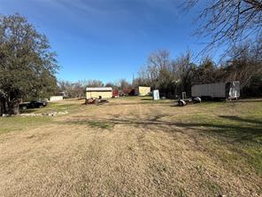 609 E Henry - Photo 34