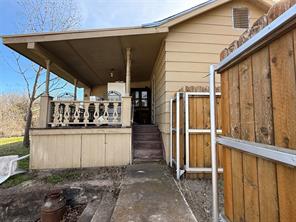 609 E Henry - Photo 4