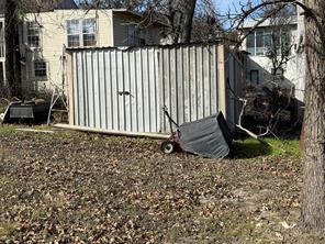 609 E Henry - Photo 40