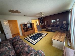609 E Henry - Photo 8